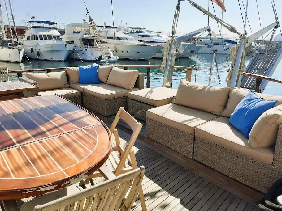 Hotel Adara Yacht - Big Turkish Gulet Barcelona 0*,  Španělsko