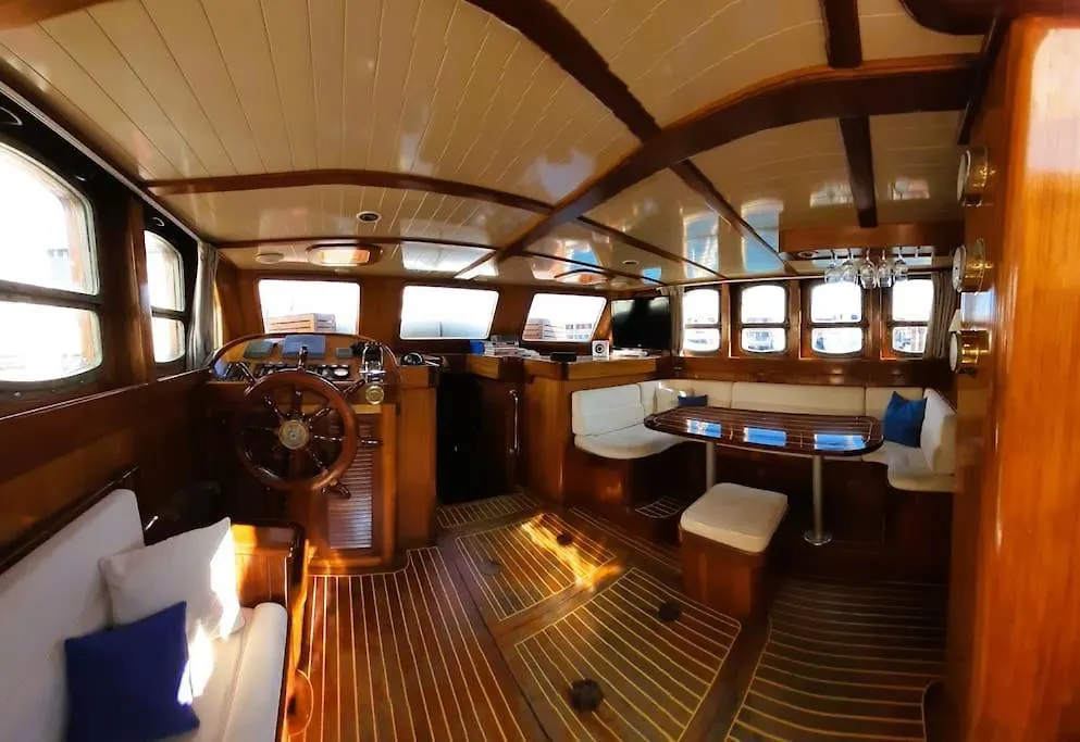 Hotel Adara Yacht - Big Turkish Gulet Barcelona Botel