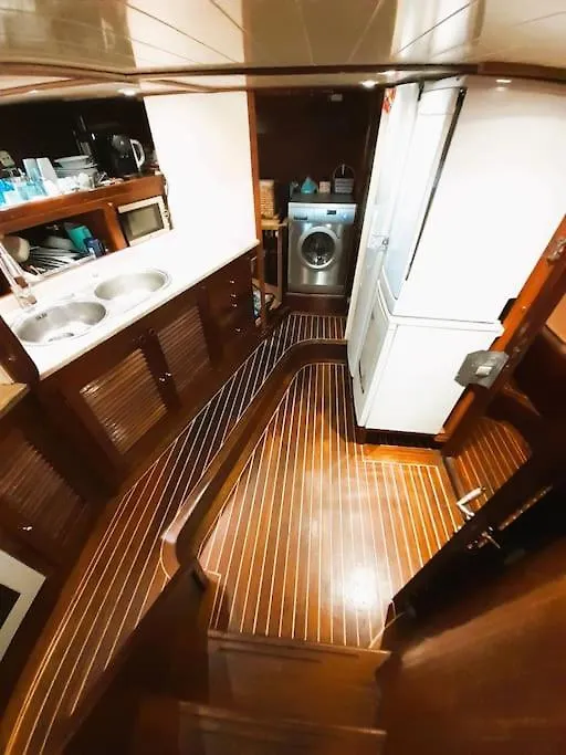 Botel Adara Yacht - Big Turkish Gulet Barcelona Hotel