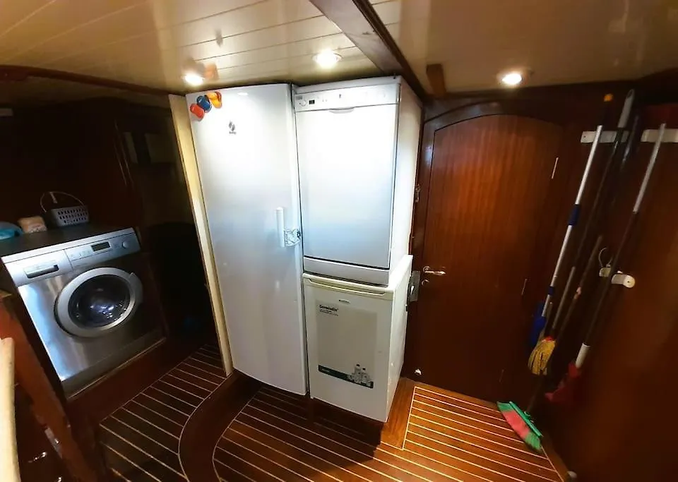 Botel Adara Yacht - Big Turkish Gulet Barcelona Hotel Spain