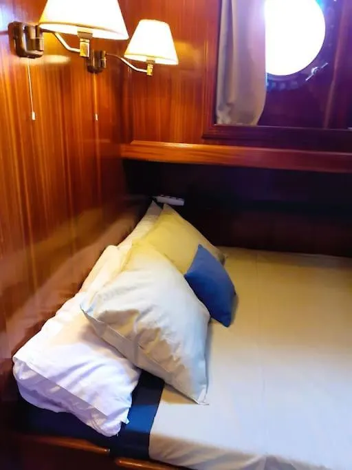 Botel Adara Yacht - Big Turkish Gulet Barcelona Hotel Spain